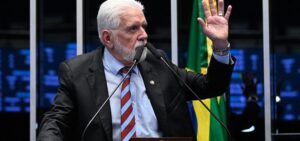 Wagner pede licença do cargo de líder do governo no Senado após ser alvo de operação da PF